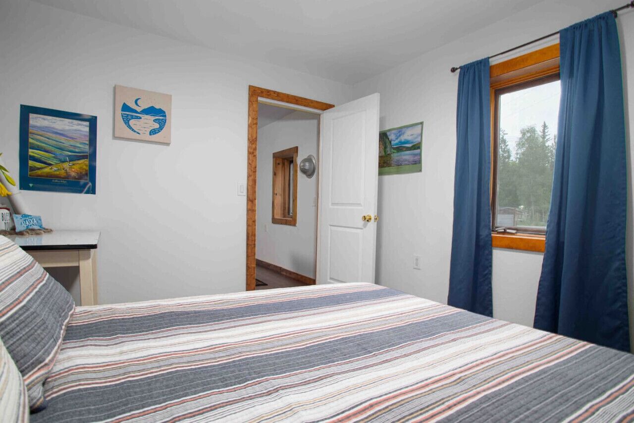 3 室のベッドルーム、デスク、アイロン / アイロン台、旅行用ベビーベッド