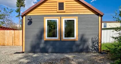 Aurora Alaskan Getaway *Walk to Downtown*