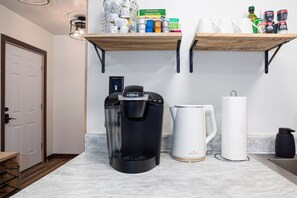 Fridge, coffee/tea maker, toaster, cookware/dishes/utensils - Aurora Alaskan Getaway *Walk to Downtown* (Fairbanks, AK)