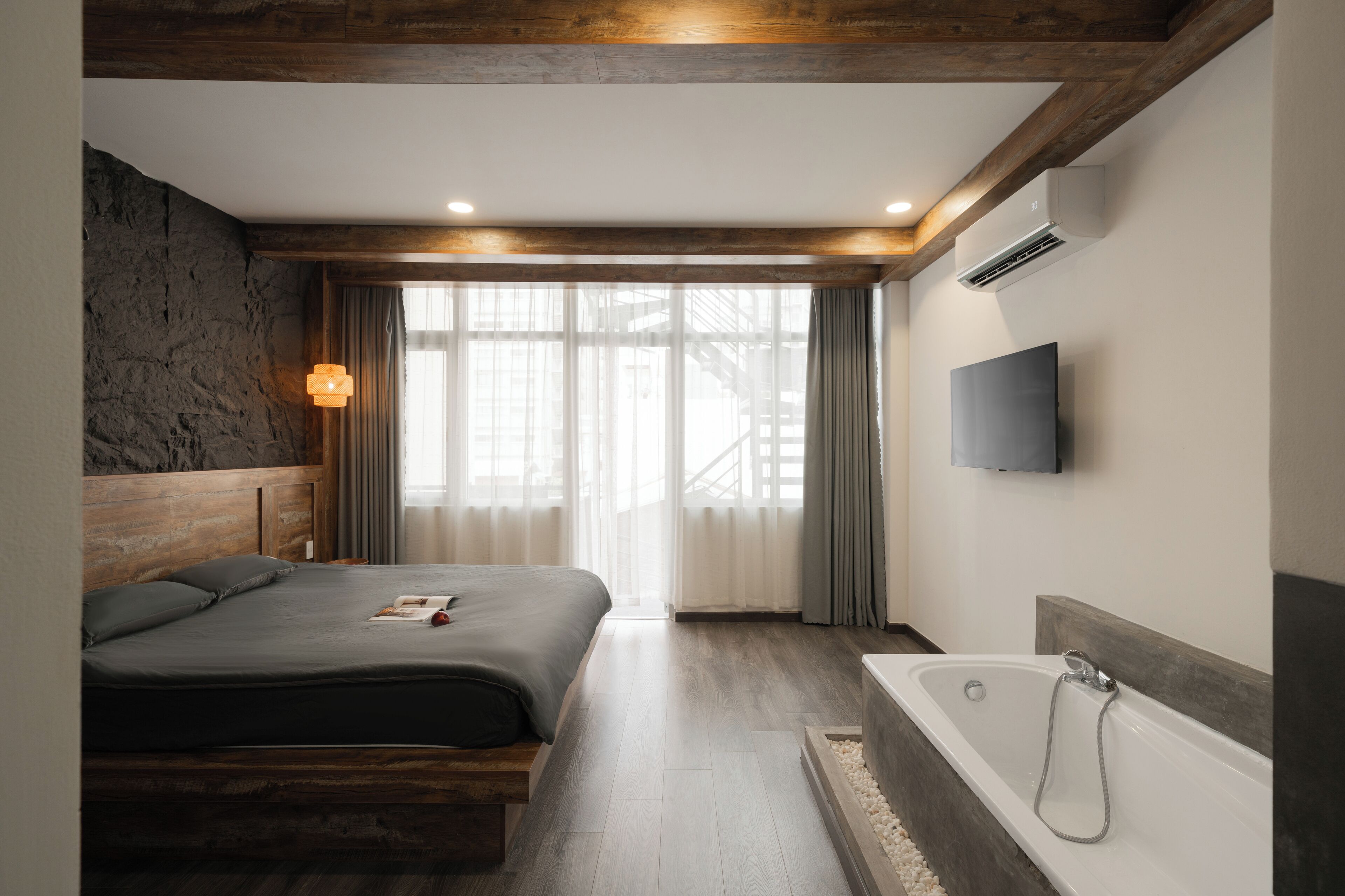 Signature Double Balcony (2B) | Free WiFi, bed sheets