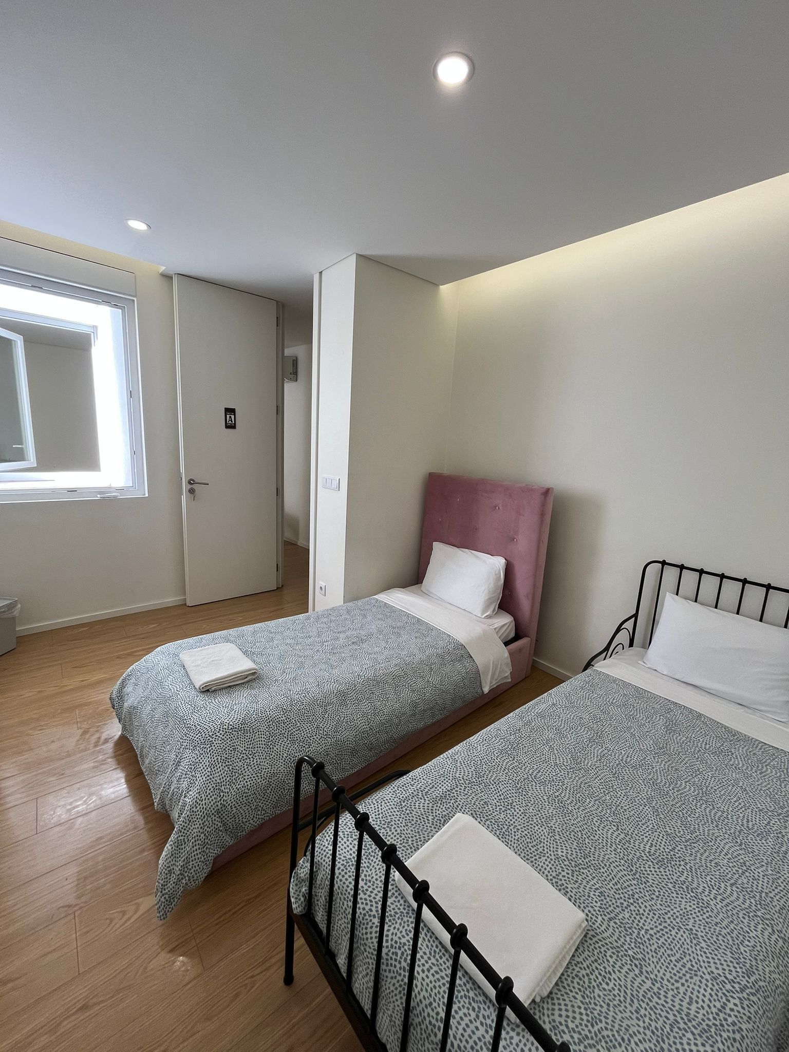 Quarto Básico, 2 camas individuais (Privado A)