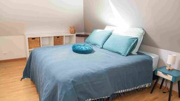 4 chambres, fer et planche à repasser, lit parapluie, Wi-Fi gratuit