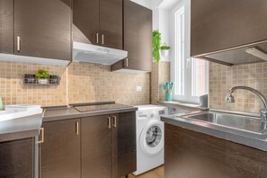 Microondas y placa de cocina