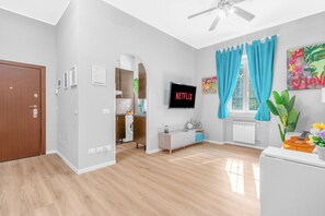 Interior - Naviglio Pop House Apartment with wifi and  tv - 10 min.to Milano navigli (Rozzano)