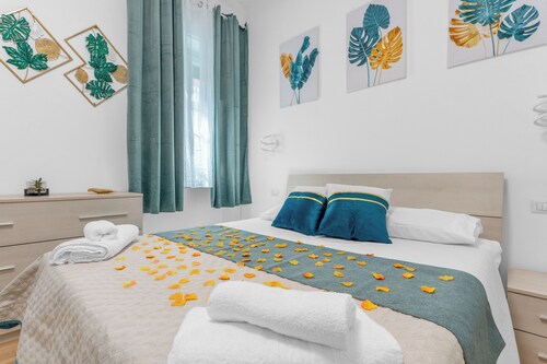 Naviglio Pop House Apartment with wifi and  tv - 10 min.to Milano navigli