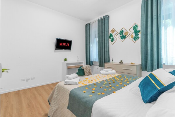 1 bedroom, iron/ironing board, travel cot, free WiFi - Naviglio Pop House Apartment with wifi and  tv - 10 min.to Milano navigli (Rozzano)