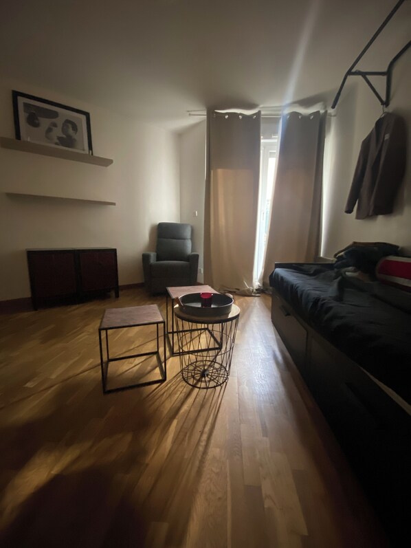 Interior - QUIET, COSY STUDIO IN SURESNES (Suresnes)
