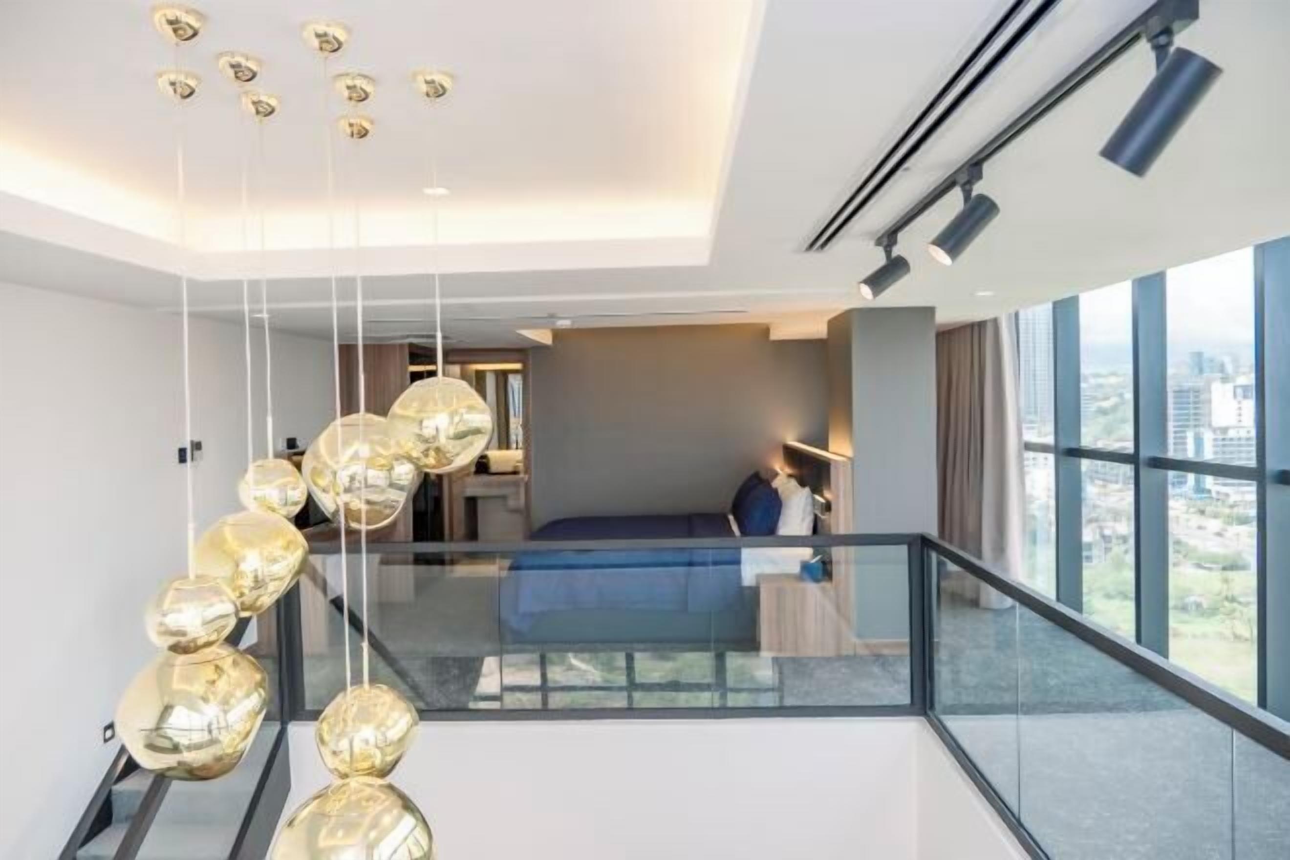 Minibar, két bảo mật tại phòng, bàn 