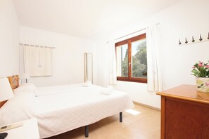Room - Finca MARA,  Pool, view, quiet location, 3 bedrooms A/C, 2 bathrooms, WIFI (IB)