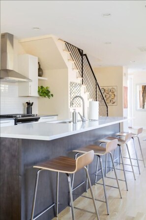 Private kitchen - NEW BUILD Pet Friendly I Highlands I RiNo I Dwntwn (Denver)