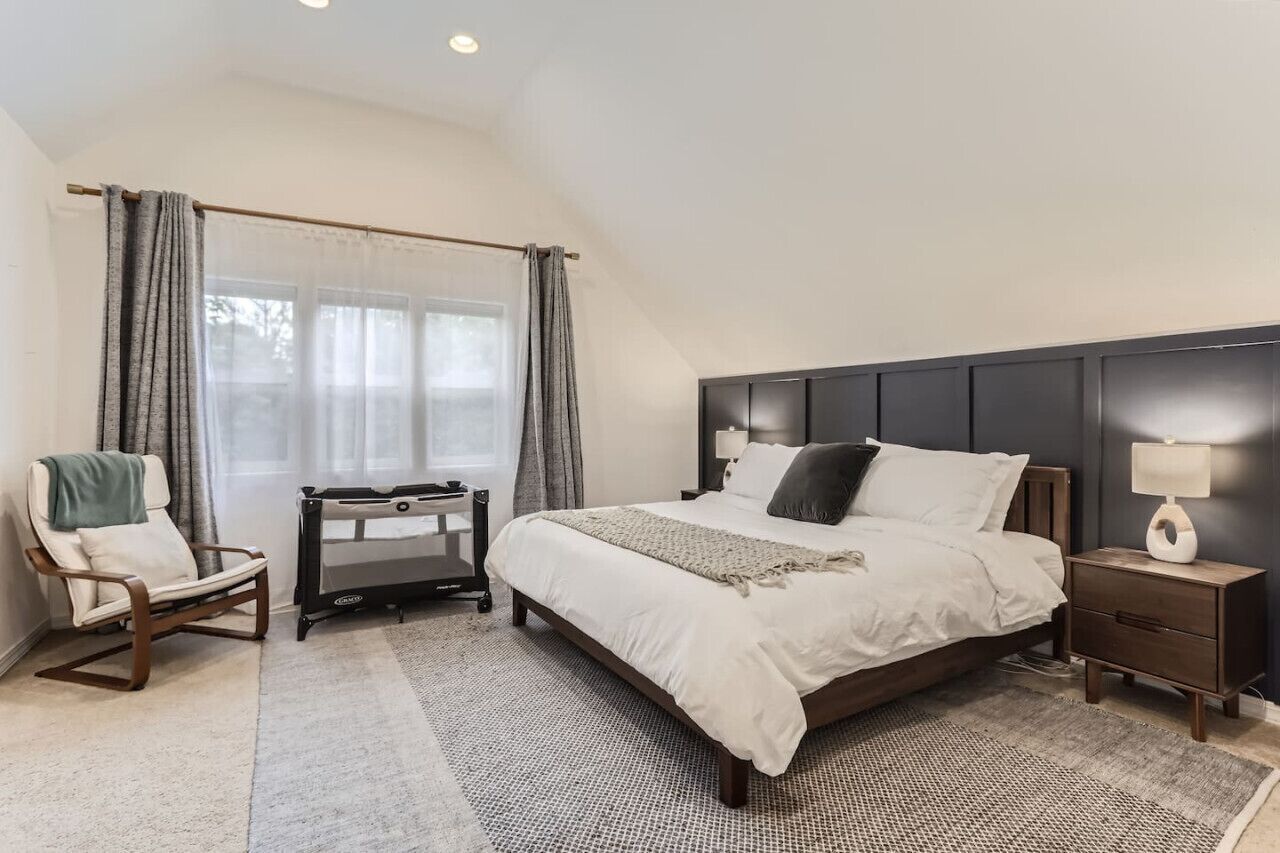 6 slaapkamers, een strijkplank/strijkijzer, gratis wifi, beddengoed