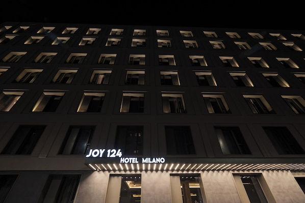 Front of property - evening/night