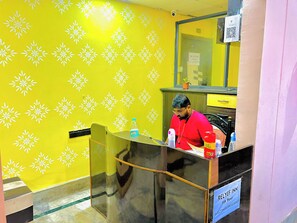 Reception - Goroomgo Relyef Inn Kolkata (Barasat)