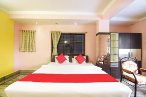 Soundproofing, free WiFi, bed sheets - Goroomgo Relyef Inn Kolkata (Barasat)
