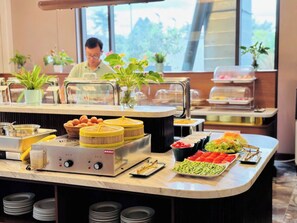 Petit déjeuner buffet compris tous les jours