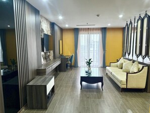 Quarto casal sênior de uso individual | Escrivaninha, Wi-Fi de cortesia