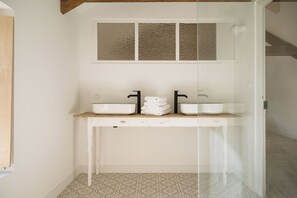 Bathroom - L'Annexe Singulière (Maillé)
