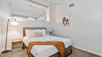 1 多间卧室、办公桌、熨斗/熨衣板、WiFi