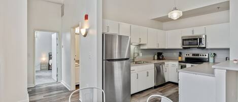 Fridge, microwave, oven, stovetop