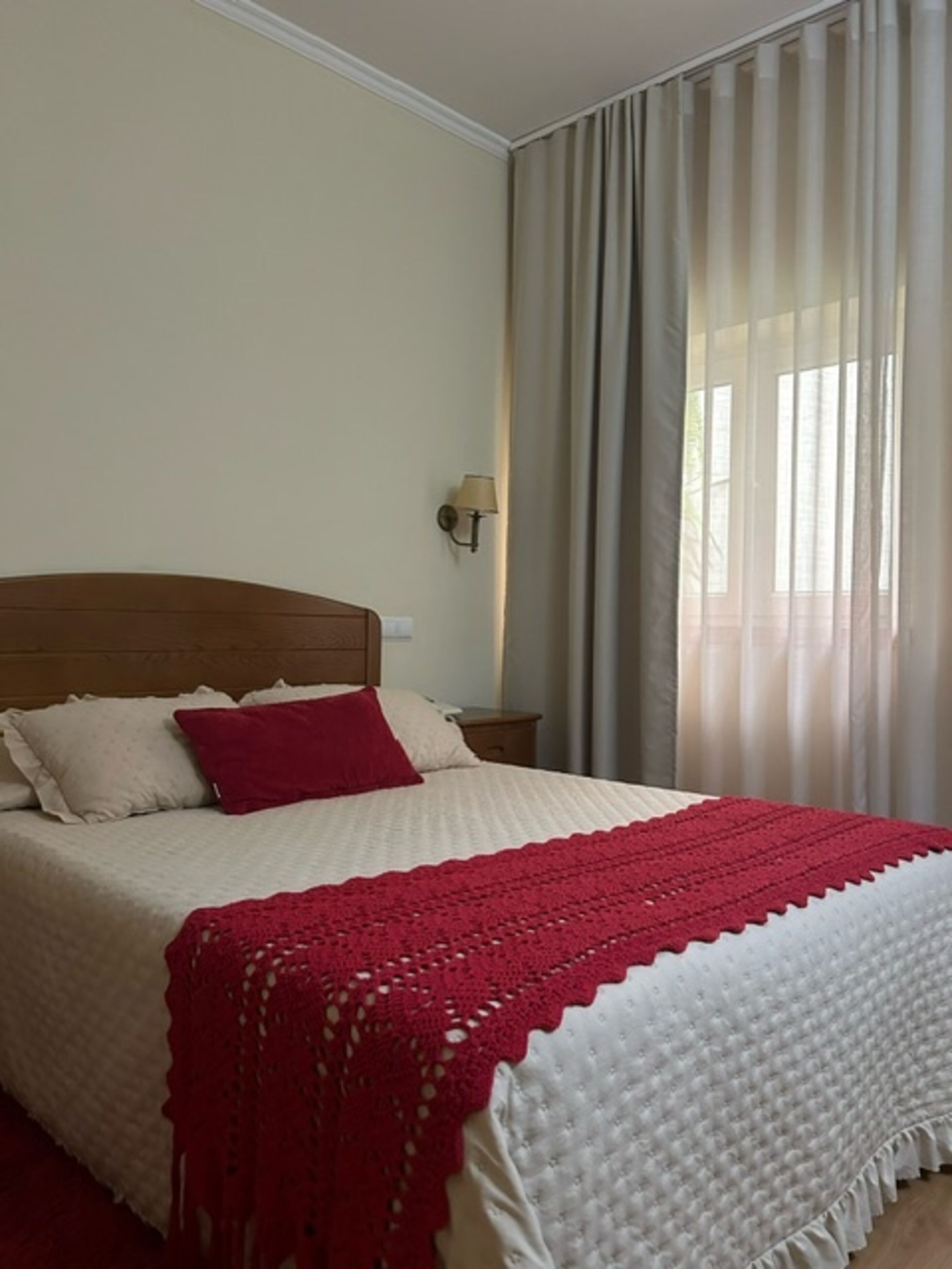 Tweepersoonskamer | Een minibar, een bureau, gratis wifi, beddengoed