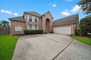 Exterior - Houston Lake Retreat | Pool + Lake Front + Spa (Humble)