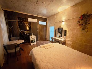 Deluxe Double Room, City View | Desk, laptop workspace - Fazilet Hanım Konağı (Gaziantep)