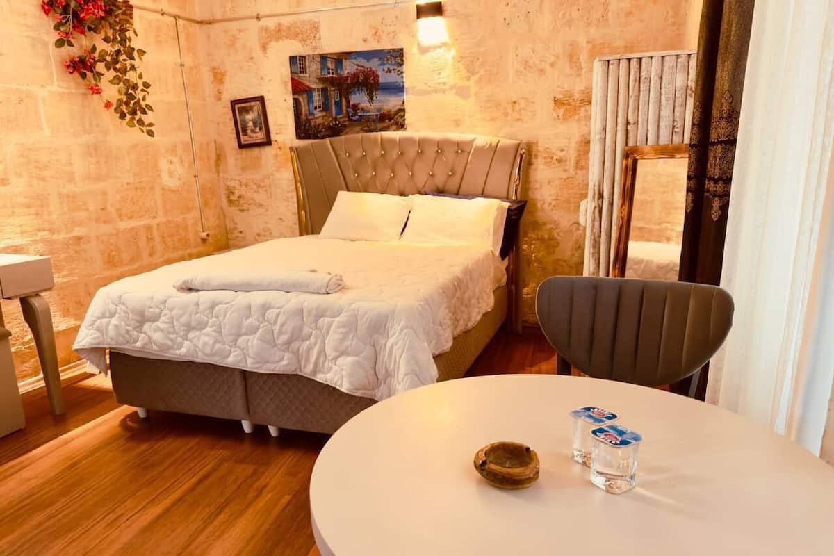 Deluxe Double Room, City View | Desk, laptop workspace