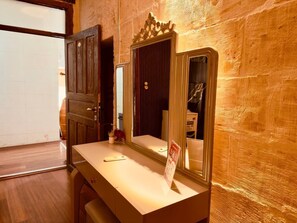 Deluxe Double Room, City View | Desk, laptop workspace - Fazilet Hanım Konağı (Gaziantep)