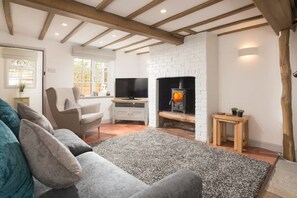 Smart TV, fireplace, books - Luxury & quaint cottage in Stratford Upon Avon (Stratford-upon-Avon)