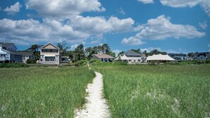 Property grounds - Coastal Escape by Bayley Vacation Rentals (Scarborough)