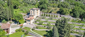 LUXURY VILLA LAKE VIEW WITH POOL AND GARDEN