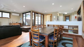Dining - Expansive Myall River Views (Hawks Nest)