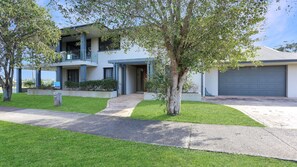 Exterior - Expansive Myall River Views (Hawks Nest)