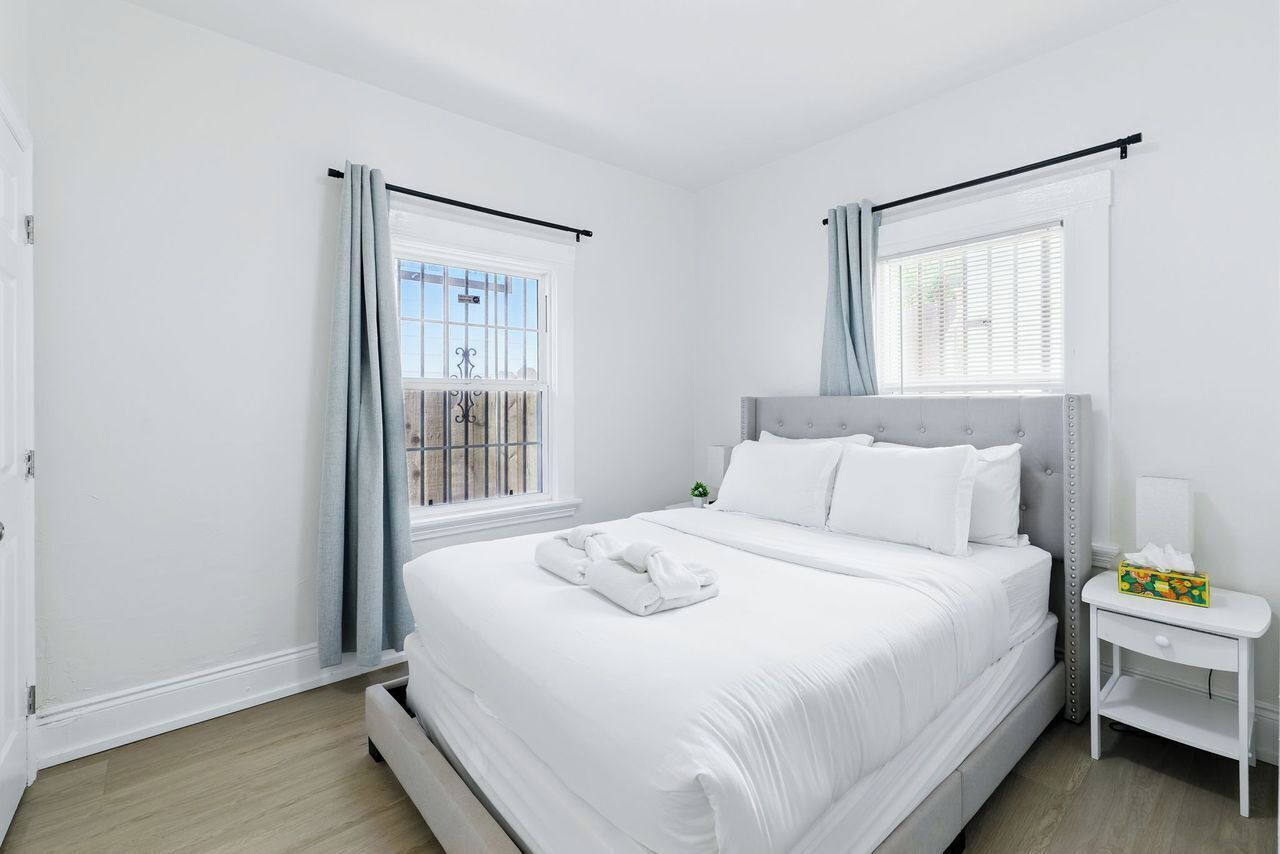 4 quartos, ferros/tábuas de passar roupa, Wi-Fi, roupa de cama