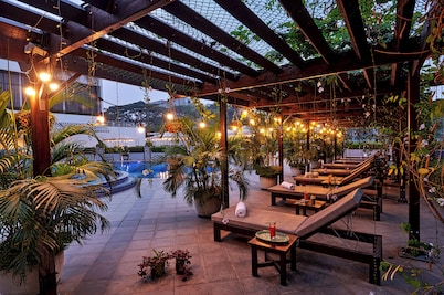 Insignia Hotels & Resorts