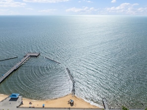 On the beach - Unbelievable beach views for 6 (North Beach)