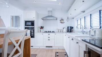 Ketuhar gelombang mikro, ketuhar, dapur, mesin basuh pinggan mangkuk