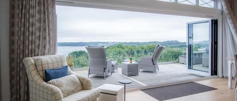 32-inch TV with cable channels