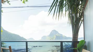 Signature Villa, 1 King Bed, Non Smoking, Beach View