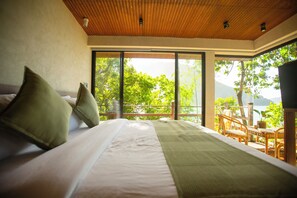 Egyptian cotton sheets, premium bedding, down duvets, memory-foam beds - Morgan Villas  (El Nido)