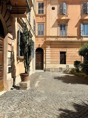 Exterior detail - Napolehome Luxury Apartment in the center of Rome (Roma)