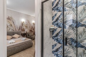 2 bedrooms, iron/ironing board, travel crib, WiFi - Napolehome Luxury Apartment in the center of Rome (Roma)
