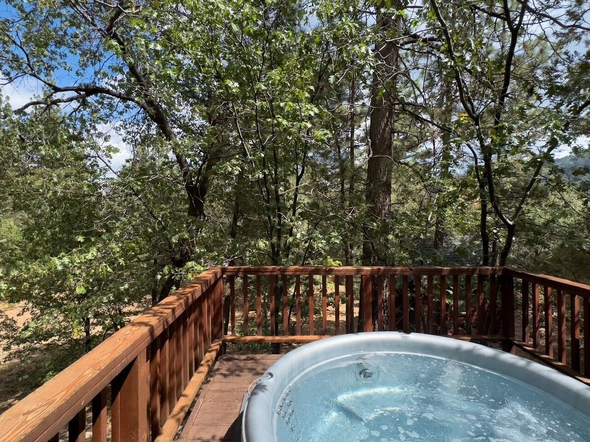 Robins Nest - Walk to Slopes, Hot Tub, Deck, BBQ