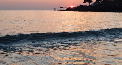 Detached house in a quiet subdivision 1 km from the sea