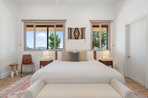 2 bedrooms, desk, iron/ironing board, travel cot - Juniper Ranch Main House - Private, Central, Views (Sedona)