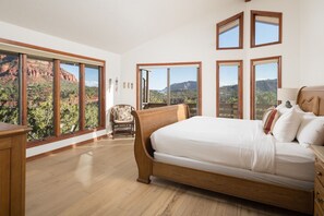 4 bedrooms, desk, iron/ironing board, travel cot - Red Rock Vista | Incredible Views, Hot Tub, Firepit, Trails (Sedona)