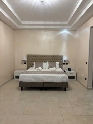 Quarto standard (Accesso Disabili) | Cofres nos quartos, escrivaninha, espaço de trabalho para notebook