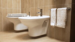 Superior Room | Bathroom