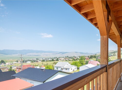 Scenic Ridge Retreat is a luxury suite in Philipsburg with incredible views of the surrounding mountains. It's the perfect spot to unwind after enjoying all of your outdoor adventures.