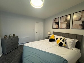 2 soverom, strykejern/-brett, wi-fi og sengetøy